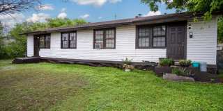 Renovated Home Near Downtown Gallery 3