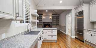 Elegant Los Altos Townhouse Near Redwood Grove & Shoup Park Gallery 13