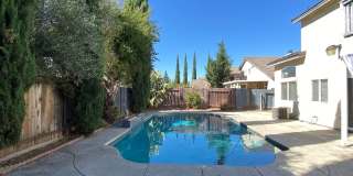 Large Four Bed, Three Bath Home with a Pool Gallery 39