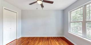 Room in 4 Bedroom Home at Harlan Rd SW Gallery 13
