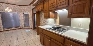 4 Bed, 2.5 Bath Brick home with 2 car garage Gallery 21
