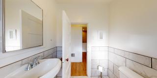 Charming Two Bedroom In the Heart of Downtown Kent ! Gallery 13