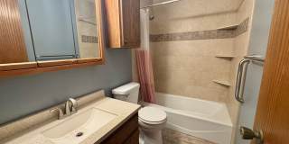 Beautiful walk-out house in SOUTH Lincoln Gallery 7