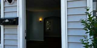 305 Jackson Street Gallery 1