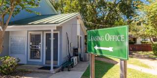 Top Location! Right in the heart of beautiful downtown Boerne! Gallery 9
