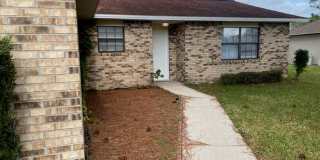 Charming 2-Bedroom, 2-Bath Single Family Home - Fully Renovated -Must See! Gallery 3