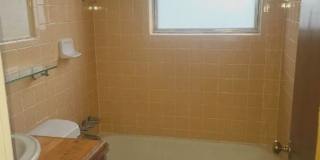 Cute 3 bed 1 bath home with garage Gallery 11