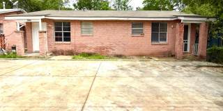 AVAILABLE NOW! 2 Bedroom / 1 Bath Duplex Near Brooks City Base! Gallery 1