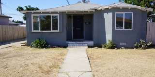 Spacious 3BD/1.5BA Home in Bakersfield's 93308 — Garage, Water Included & Small Pets Welcome! Gallery 1