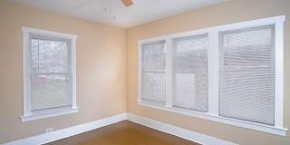 Nice 3 BR Rental Near Downtown Gallery 17