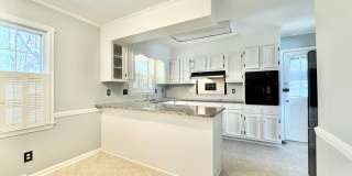 Updated 3 Bedroom Convenient to W Friendly Ave & New Garden Rd! Gallery 8