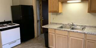 674 Jessamine Avenue East - 2 Gallery 1