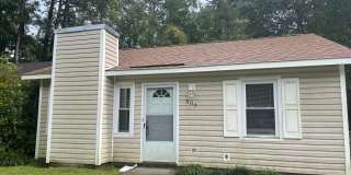 Nice 2 bedroom, 2 bath duplex Gallery 1