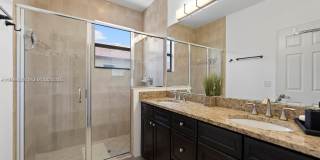8781 NW 98th Ct Gallery 21