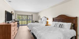 Furnished Resort 2/2 Condo, on Golf Course, Lake Views Gallery 10