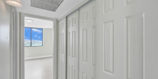 4222 Inverrary Boulevard Gallery 42