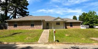 500 West Sunnyside Drive Gallery 1