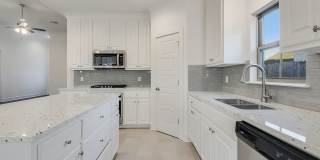 Beautiful 4 bedroom home Gallery 1