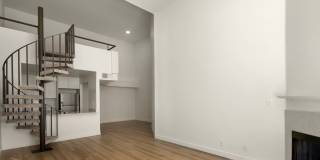 Warner Pointe Gallery 14