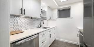 Dual-Entry Designer 2BR | In-Unit W/D | Pet Friendly & Parkside! Available now! Gallery 6