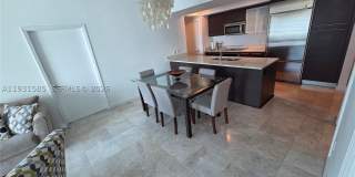 500 Brickell Ave Gallery 10