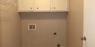 South Tyler! 3 Bedroom, 2 Bath Duplex w/Garage Gallery 25