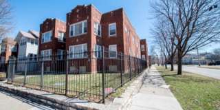 701 N Lotus Ave Gallery 12