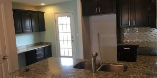 Townhome in Villages of Riverwood, Upgrades include Granite, Hdwd Floors, 1 Car Garage, Community Pool and Fitness Townhome in Villages of Riverwood, Upgrades include Granite, Hdwd Floors, 1 Car Garage, Community Pool and Fitness Gallery 5