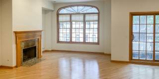 3338 North Sheffield Ave. Apt. Gallery 9