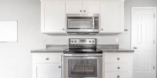 Newly Renovated Duplex! Rare! Gallery 10