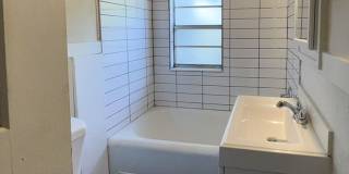 1BR/1BA UPDATED Apartment in Duck Pond Area - Available Early August! Gallery 13