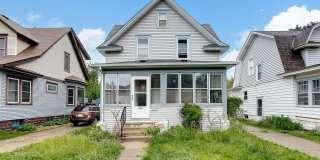 JUNE MOVE IN- HAMLINE UNIVERSITY - 5 BEDROOM Gallery 1