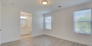 2 Story 2 Bedroom Gated Community Amazing Location Gallery 23