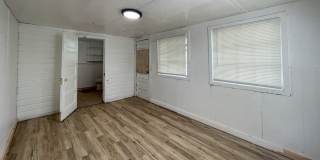 Spacious 2-Bed 1-Bath House Gallery 11