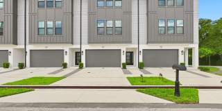 GORGEOUS Like NEW 4/3.5 CUSTOM TOWNHOME Gallery 3