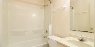 1612 Anthony St. Gallery 10