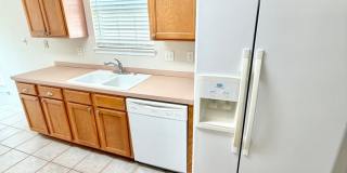 Nice 3 Bedroom Home For Rent - Includes Yard Service! Gallery 23