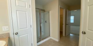 4 bedroom 2.5 bath home with a loft Gallery 19