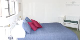 Riverfront 4 Bedroom Vacation Home Includes utiliities Gallery 12