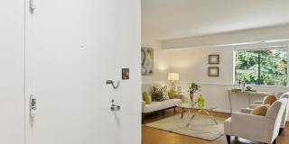 10 MONROE Street Gallery 2