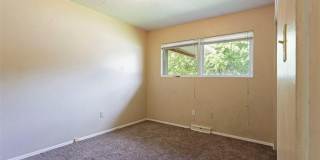 University Area Home - 4 Bed - 3 Bath Gallery 28