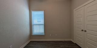 3/2/2 Duplex near Hwy 46 /Fridge Included / No Carpet / Fenced Backyard / CISD *2 weeks free rent* Gallery 26