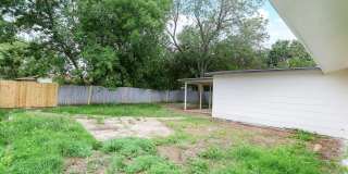 Single Story Home Near Tom Slick Park Gallery 20