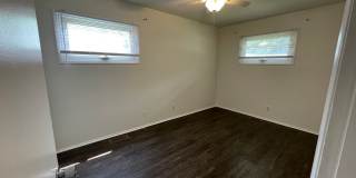 Spacious 3bed/1bath Gallery 9