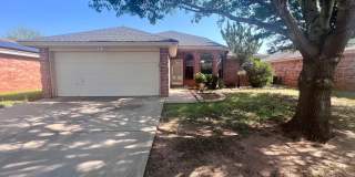 South Lubbock Home with Large Flex Room! Gallery 1