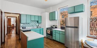 4057 N Damen Avenue Gallery 16