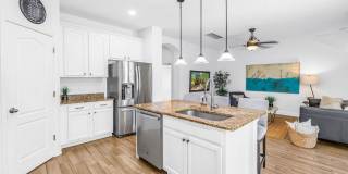 4/3/2 HOME IN EDINA GARDEN OF EDEN Gallery 18