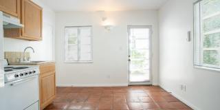 140 E. Tamarisk Road Gallery 7