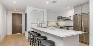 Reeves Place Gallery 21