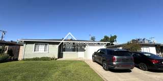 A Charming 3bd/1ba Fruitridge Manor Area Home with Garage Gallery 1